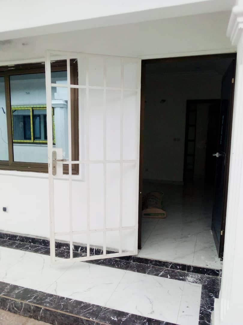 MAISON TROIS CHAMBRE SALON